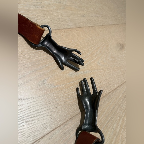 Vintage 1970s Bronze Tone Victorian Revival Clasping Hands Adjustable Brown Belt - Picture 5 of 6